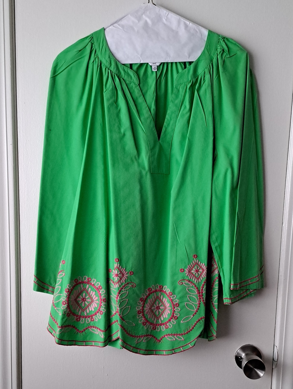 Women’s Green Embroidered V-Neck Cotton Top. 2X